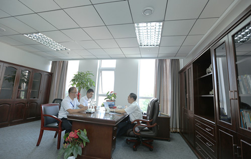 ����(j��ng)����